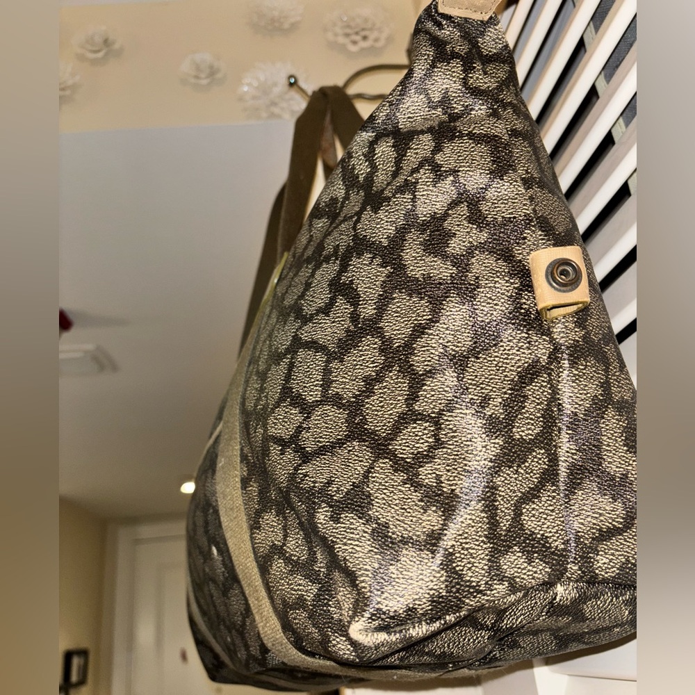 Yves Saint Laurent Duffle Bag - Picture 14 of 16